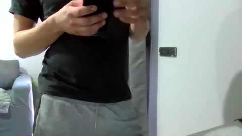 Snapshot of simoninside25 chatting on September 28, 1:05 pm simoninside25 online show from September 28, 1:05 pm