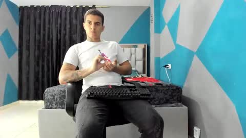 SIMON KELER online show from December 6, 4:58 am