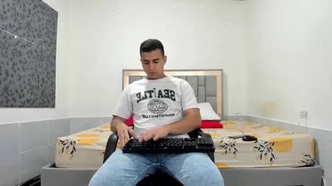 SIMON KELER online show from November 26, 11:06 pm