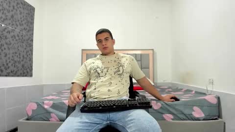 SIMON KELER online show from December 17, 11:33 pm