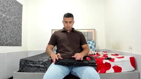 SIMON KELER online show from July 29, 5:27 am
