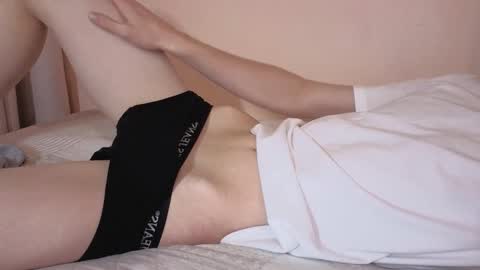 Snapshot of simonsecrett chatting on December 13, 7:53 pm Simon online show from December 13, 7:53 pm