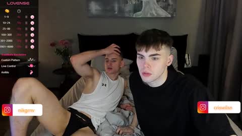 Snapshot of simonwnl chatting on December 22, 7:21 pm Simon online show from December 22, 7:21 pm