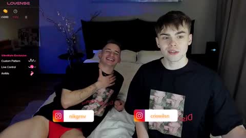 Snapshot of simonwnl chatting on February 2, 8:51 pm Simon online show from February 2, 8:51 pm