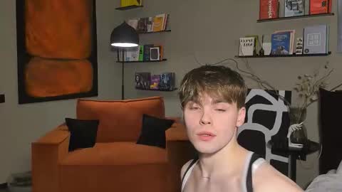 Simon online show from December 15, 6:23 pm