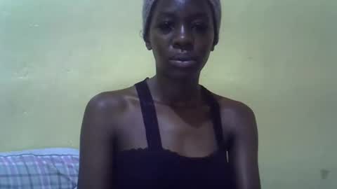 simplyloy33 online show from April 17, 7:00 am