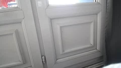 Snapshot of simur_sahso chatting on February 12, 2:43 pm Sofi wed. - sat. 11am - 11 pm and Santi with Sofi sun.. - tue. 11 am - 5 pm  europe online show from February 12, 2:43 pm