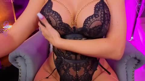 Snapshot of sin_withme_ chatting on June 10, 5:07 am Jessy online show from June 10, 5:07 am