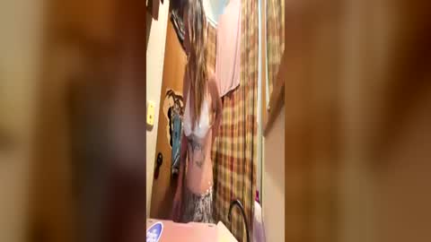 sinderleeisagoodgirl online show from June 28, 6:19 am