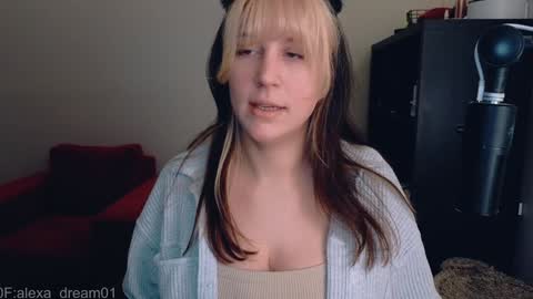 wwoooooooooooof online show from March 16, 11:42 pm