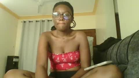 Snapshot of sinful_shadow chatting on August 1, 6:40 pm sinful_shadow online show from August 1, 6:40 pm