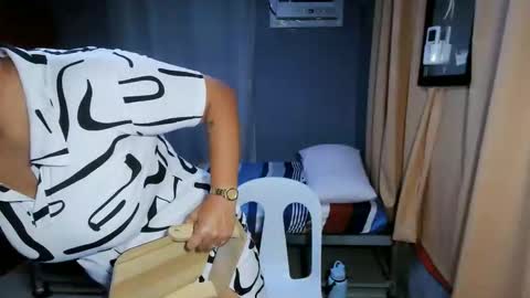 Snapshot of sinfullwife6969 chatting on November 27, 10:28 am sinfullwife6969 online show from November 27, 10:28 am