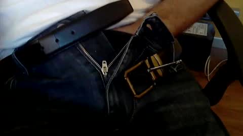 Snapshot of sinthesi chatting on September 19, 12:28 pm Alex online show from September 19, 12:28 pm