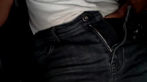 Snapshot of sinthesi chatting on October 12, 6:01 am Alex online show from October 12, 6:01 am