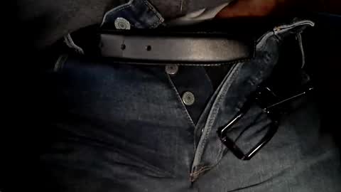 Snapshot of sinthesi chatting on October 26, 5:46 am Alex online show from October 26, 5:46 am