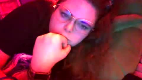 Snapshot of siofra chatting on July 18, 4:22 pm Siofra online show from July 18, 4:22 pm