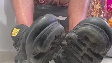 Snapshot of sir_kev66 chatting on January 30, 9:25 pm only foot worshipers here online show from January 30, 9:25 pm