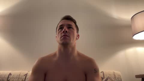 Snapshot of sirbubblesworth chatting on February 26, 3:21 am sirbubblesworth online show from February 26, 3:21 am