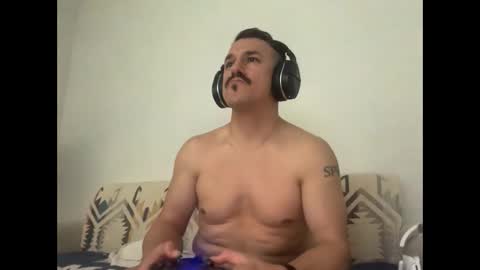 Snapshot of sirbubblesworth chatting on September 15, 11:38 pm sirbubblesworth online show from September 15, 11:38 pm