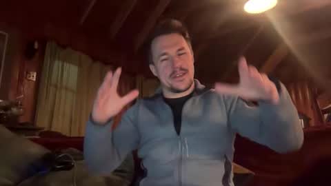 Snapshot of sirbubblesworth chatting on January 12, 3:01 am sirbubblesworth online show from January 12, 3:01 am