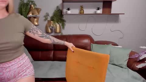 SirenaBloom online show from October 25, 10:45 am