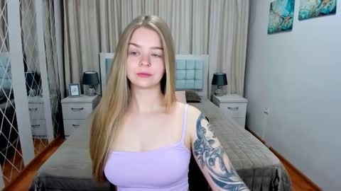 SirenaBloom online show from June 3, 4:26 am