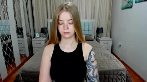 SirenaBloom online show from June 10, 4:34 am