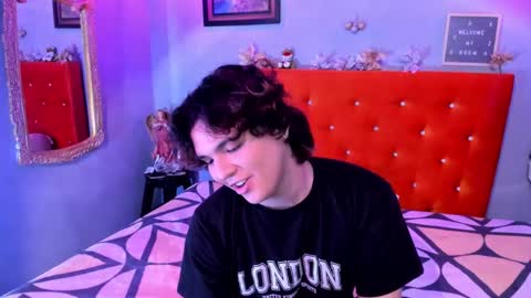 Snapshot of sirius_angels chatting on December 1, 7:36 pm Sirius angels online show from December 1, 7:36 pm