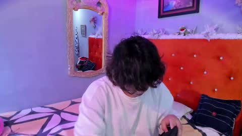 Snapshot of sirius_angels chatting on December 5, 12:30 am Sirius angels online show from December 5, 12:30 am