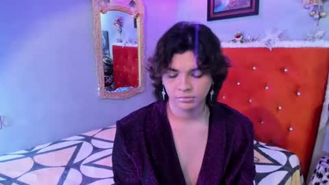 Snapshot of sirius_angels chatting on December 7, 3:47 am Sirius angels online show from December 7, 3:47 am