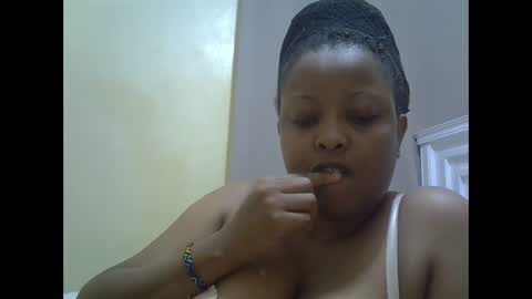 Snapshot of sisibrown97 chatting on May 10, 5:12 am brown online show from May 10, 5:12 am