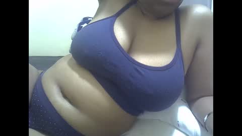 Snapshot of sisibrown97 chatting on May 17, 10:39 pm brown online show from May 17, 10:39 pm