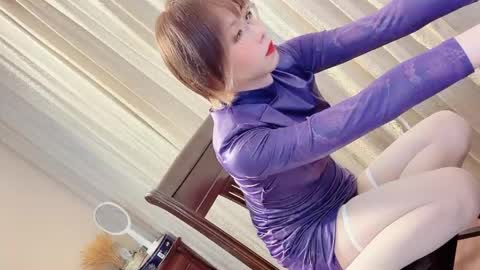 Sissy Ada online show from May 6, 1:05 pm