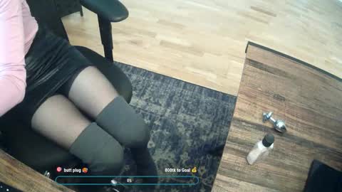 Snapshot of sissy_alyssa chatting on December 15, 6:56 pm Sissy whore online show from December 15, 6:56 pm