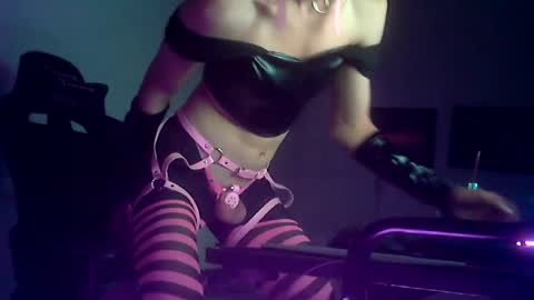 SissyMelissaDoll online show from June 18, 1:39 am