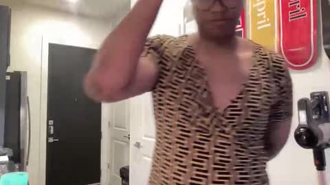 Sissyblkgoddess online show from February 22, 2:13 am