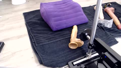 Sissy Gooner online show from April 13, 2:17 am