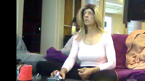 Snapshot of sissyslutbianca chatting on April 6, 4:32 am Biancasissy online show from April 6, 4:32 am