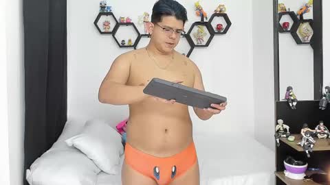 Siul Thompson online show from February 18, 6:26 pm