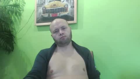 Snapshot of sixten19795 chatting on October 8, 7:06 am sixten19795 online show from October 8, 7:06 am