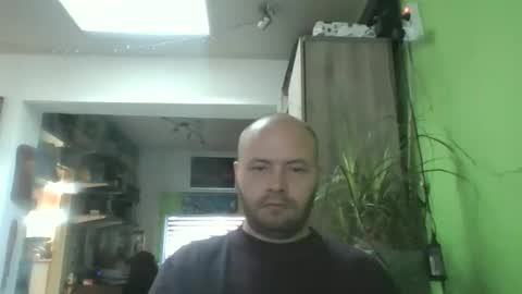 Snapshot of sixten19795 chatting on November 19, 8:47 am sixten19795 online show from November 19, 8:47 am