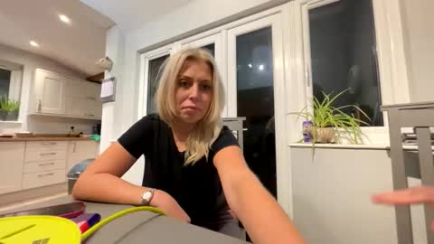 Snapshot of size10doubleg chatting on October 26, 1:00 am Doubleg online show from October 26, 1:00 am