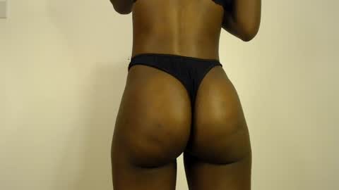 sizzly_ass online show from June 25, 2:32 pm