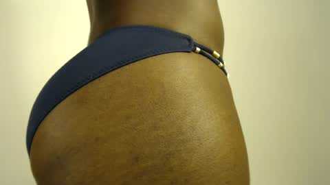 sizzly_ass online show from July 10, 3:00 am