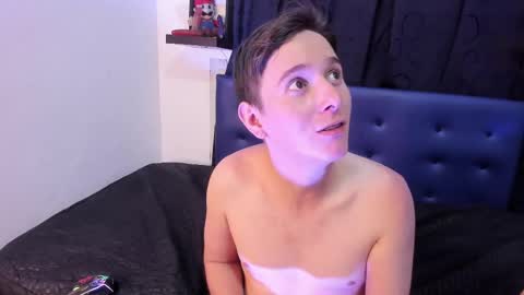 Snapshot of skarleth_and_aaron chatting on March 11, 7:14 pm Skarleth and Aaron online show from March 11, 7:14 pm