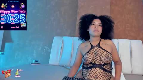 Skarlethill online show from December 3, 1:31 pm