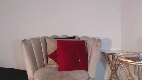 Snapshot of skarlethvilla chatting on December 12, 11:47 pm Skarleth villa online show from December 12, 11:47 pm