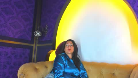 skarlettbarnes online show from January 14, 12:00 pm