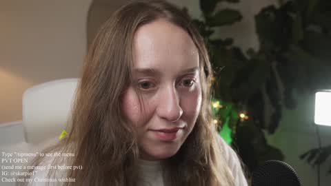 Im Scarlett  ONLINE  5pm-10pm NYC time  online show from December 18, 2:53 am