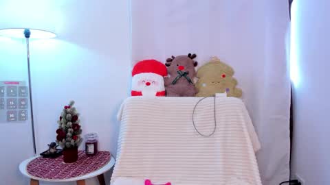 Snapshot of skeeter_cb chatting on November 25, 3:01 pm Skeete CHRISTMAS SHOW THIS DECEMBER 24 CHECK OUT MY AMAZON LIST AND MAKE ME HAPPY online show from November 25, 3:01 pm